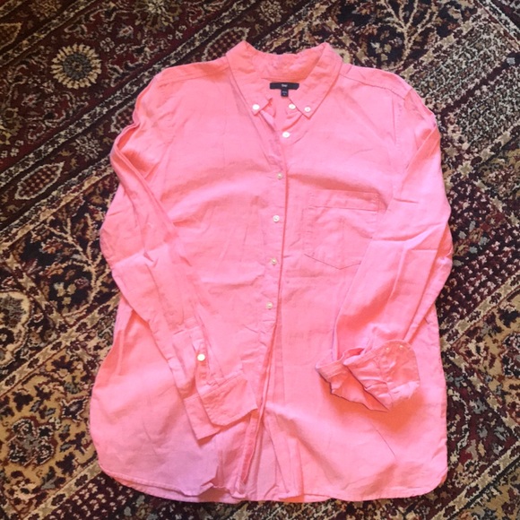 GAP Tops - Gap pink oxford button down